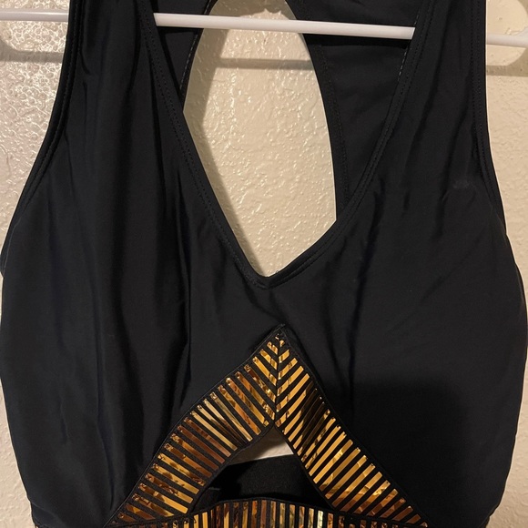 Beautiful bathing suit! - Picture 3 of 6